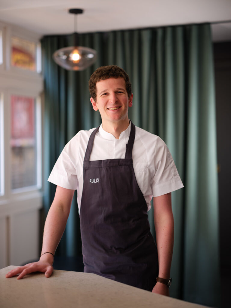 Charlie_aulis_london1343413434_online